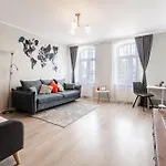 Апартаменты Modern In Siena Tirgus