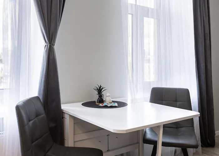 Modern In Siena Tirgus *