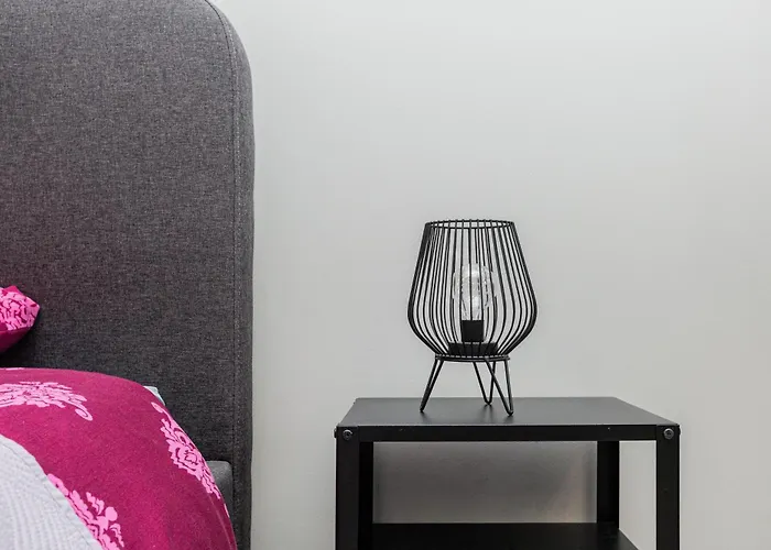 Modern In Siena Tirgus Apartment *